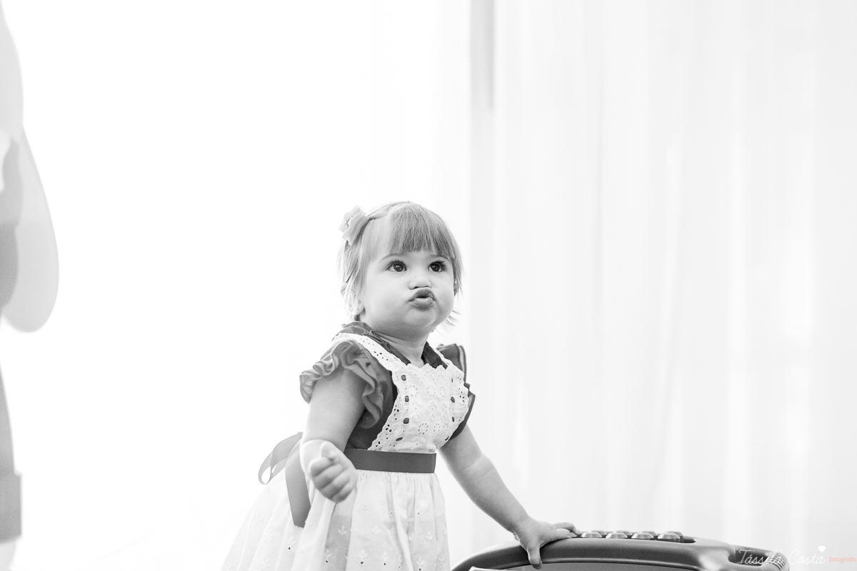 aniversário de menina, no tema chapeuzinho vermelho, festa de 1 ano no cerimonial Tironi Bambini, Vitória ES, Tássila Costa fotografia, fotógrafo de festa infantil em Vitória ES, fotos lindas de aniversário, álbum de aniversário infantil