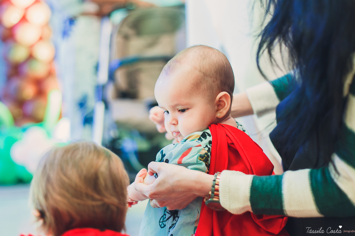 aniversário de menina, no tema chapeuzinho vermelho, festa de 1 ano no cerimonial Tironi Bambini, Vitória ES, Tássila Costa fotografia, fotógrafo de festa infantil em Vitória ES, fotos lindas de aniversário, álbum de aniversário infantil
