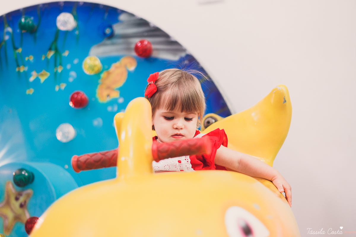 aniversário de menina, no tema chapeuzinho vermelho, festa de 1 ano no cerimonial Tironi Bambini, Vitória ES, Tássila Costa fotografia, fotógrafo de festa infantil em Vitória ES, fotos lindas de aniversário, álbum de aniversário infantil