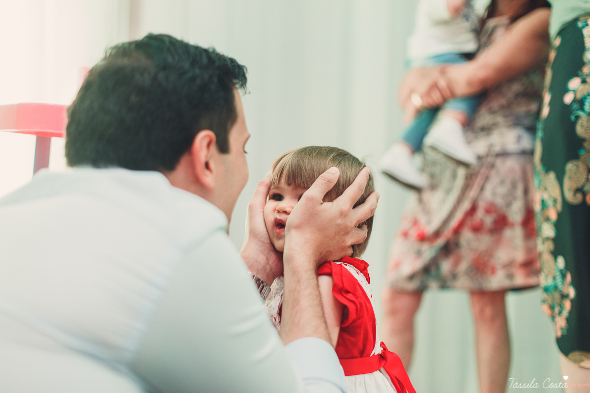 aniversário de menina, no tema chapeuzinho vermelho, festa de 1 ano no cerimonial Tironi Bambini, Vitória ES, Tássila Costa fotografia, fotógrafo de festa infantil em Vitória ES, fotos lindas de aniversário, álbum de aniversário infantil