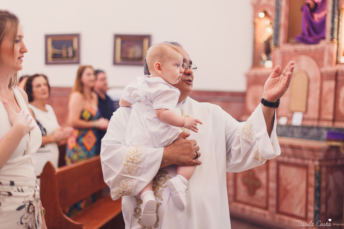 fotos de batizado, qual look usar no batizado do meu filho, lojas para comprar roupa para batizado em vila velha es, Igreja na Prainha para batismo, Igreja do Rosário, fotos lindas de batizado, meu primeiro sacramento, madrinha bem vestida no batizado
