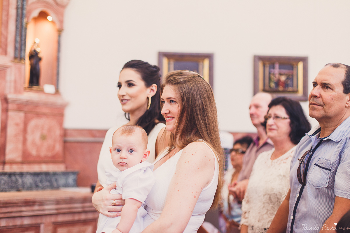 fotos de batizado, qual look usar no batizado do meu filho, lojas para comprar roupa para batizado em vila velha es, Igreja na Prainha para batismo, Igreja do Rosário, fotos lindas de batizado, meu primeiro sacramento, madrinha bem vestida no batizado