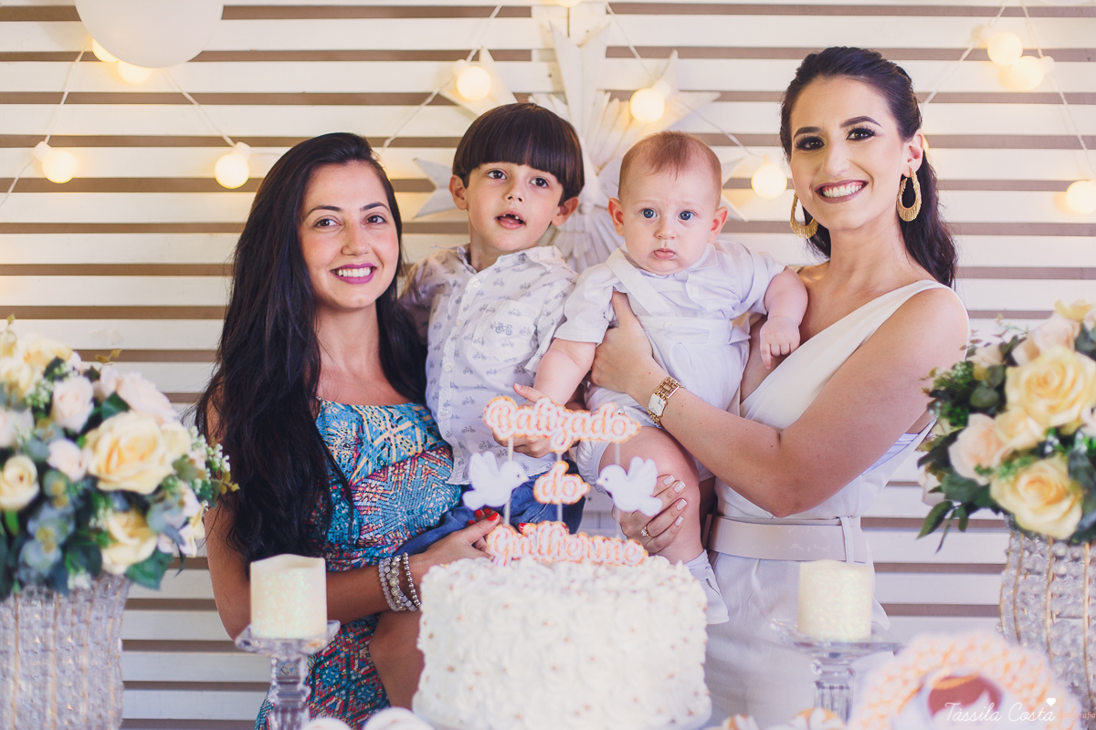 fotos de batizado, qual look usar no batizado do meu filho, lojas para comprar roupa para batizado em vila velha es, Igreja na Prainha para batismo, Igreja do Rosário, fotos lindas de batizado, meu primeiro sacramento, madrinha bem vestida no batizado