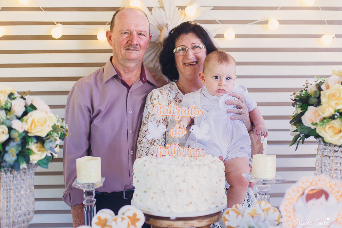 fotos de batizado, qual look usar no batizado do meu filho, lojas para comprar roupa para batizado em vila velha es, Igreja na Prainha para batismo, Igreja do Rosário, fotos lindas de batizado, meu primeiro sacramento, madrinha bem vestida no batizado