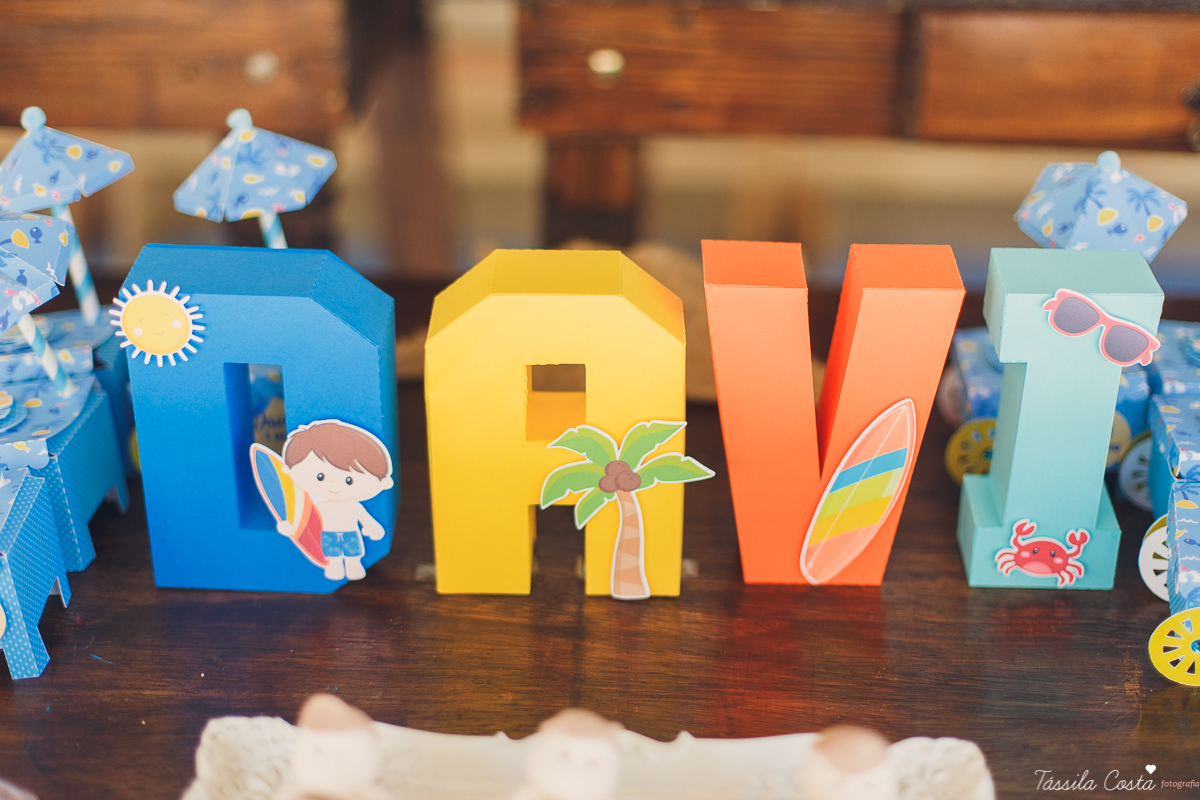 Festa no quintal de casa, em Jardim Camburi, Vitória ES, Festa no terma praia, maquete linda no tema praia, decoração diferente no tema praia, festa de menino, churrasco para aniversário infantil, fotografia de festa infantil em vitória es, tássila foto