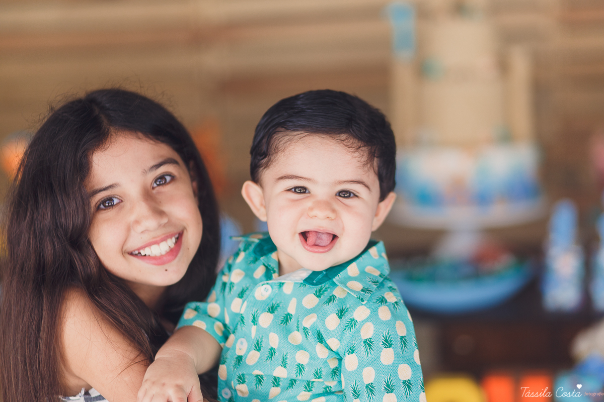 Festa no quintal de casa, em Jardim Camburi, Vitória ES, Festa no terma praia, maquete linda no tema praia, decoração diferente no tema praia, festa de menino, churrasco para aniversário infantil, fotografia de festa infantil em vitória es, tássila foto