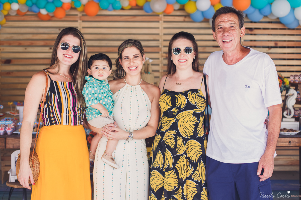 Festa no quintal de casa, em Jardim Camburi, Vitória ES, Festa no terma praia, maquete linda no tema praia, decoração diferente no tema praia, festa de menino, churrasco para aniversário infantil, fotografia de festa infantil em vitória es, tássila foto