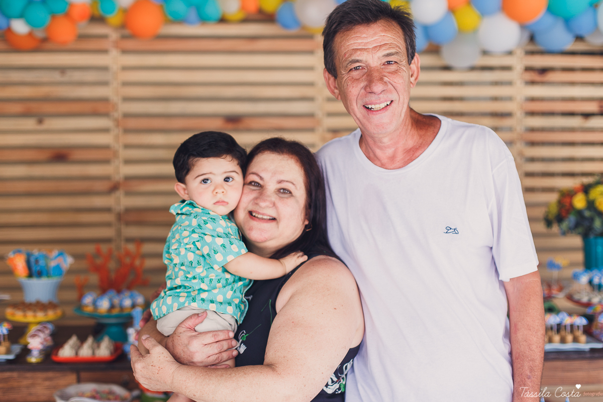 Festa no quintal de casa, em Jardim Camburi, Vitória ES, Festa no terma praia, maquete linda no tema praia, decoração diferente no tema praia, festa de menino, churrasco para aniversário infantil, fotografia de festa infantil em vitória es, tássila fotoFe