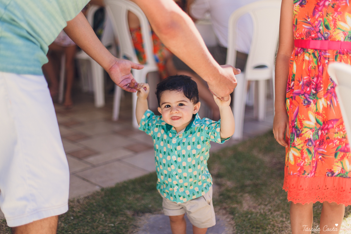 Festa no quintal de casa, em Jardim Camburi, Vitória ES, Festa no terma praia, maquete linda no tema praia, decoração diferente no tema praia, festa de menino, churrasco para aniversário infantil, fotografia de festa infantil em vitória es, tássila foto