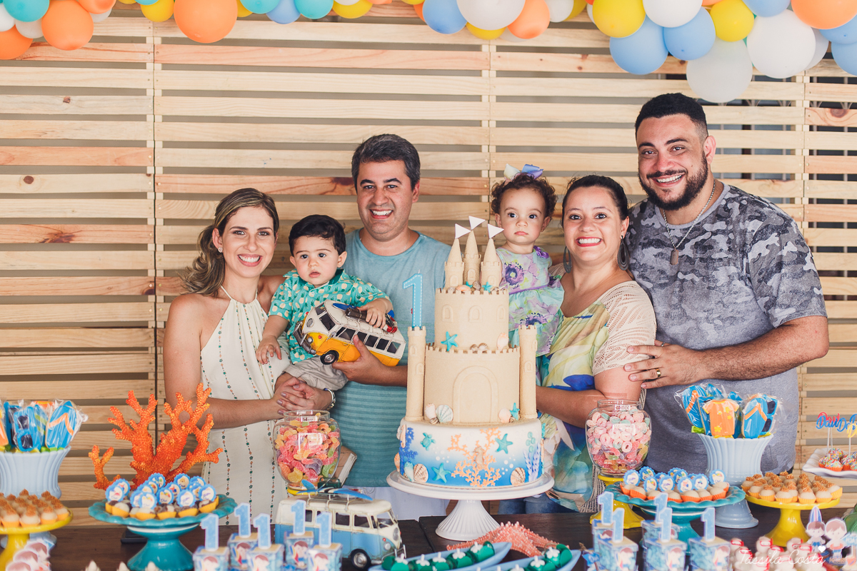 Festa no quintal de casa, em Jardim Camburi, Vitória ES, Festa no terma praia, maquete linda no tema praia, decoração diferente no tema praia, festa de menino, churrasco para aniversário infantil, fotografia de festa infantil em vitória es, tássila foto