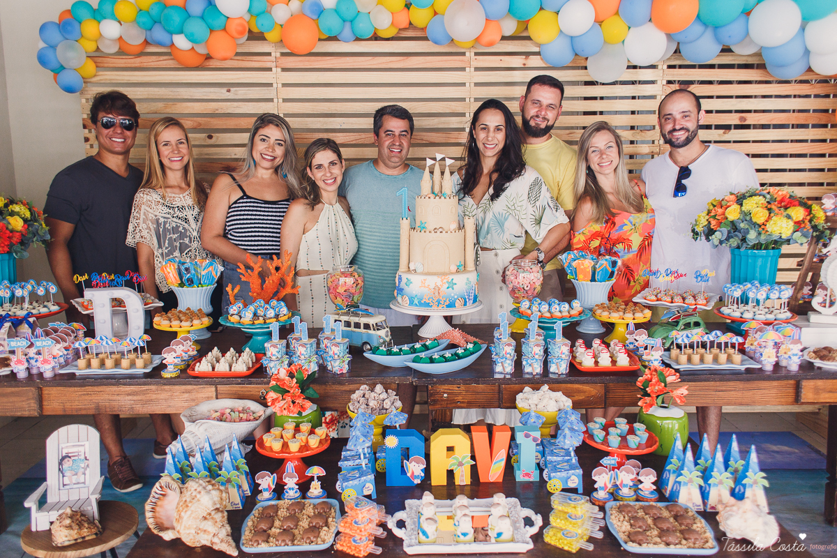 Festa no quintal de casa, em Jardim Camburi, Vitória ES, Festa no terma praia, maquete linda no tema praia, decoração diferente no tema praia, festa de menino, churrasco para aniversário infantil, fotografia de festa infantil em vitória es, tássila foto