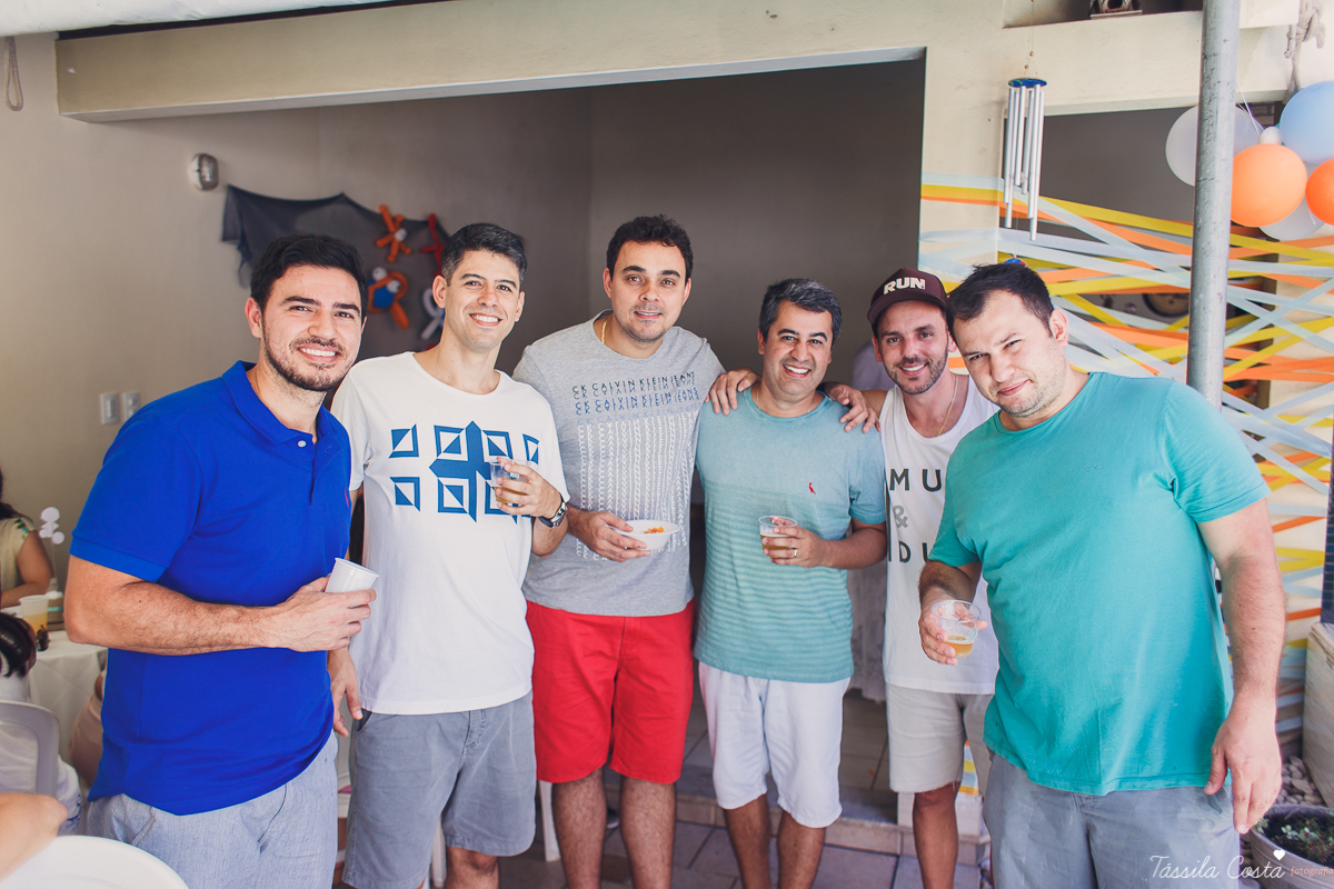 Festa no quintal de casa, em Jardim Camburi, Vitória ES, Festa no terma praia, maquete linda no tema praia, decoração diferente no tema praia, festa de menino, churrasco para aniversário infantil, fotografia de festa infantil em vitória es, tássila foto