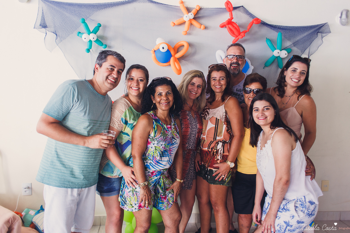 Festa no quintal de casa, em Jardim Camburi, Vitória ES, Festa no terma praia, maquete linda no tema praia, decoração diferente no tema praia, festa de menino, churrasco para aniversário infantil, fotografia de festa infantil em vitória es, tássila foto