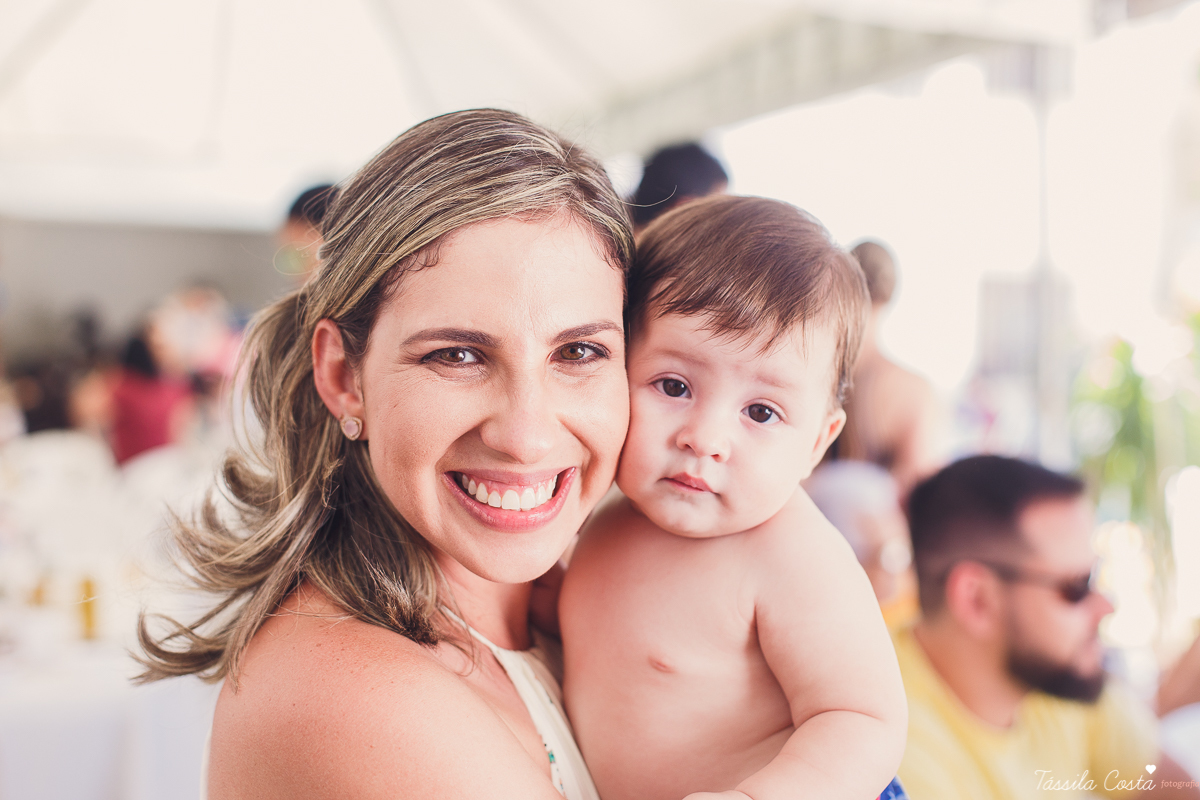 Festa no quintal de casa, em Jardim Camburi, Vitória ES, Festa no terma praia, maquete linda no tema praia, decoração diferente no tema praia, festa de menino, churrasco para aniversário infantil, fotografia de festa infantil em vitória es, tássila Fefoto