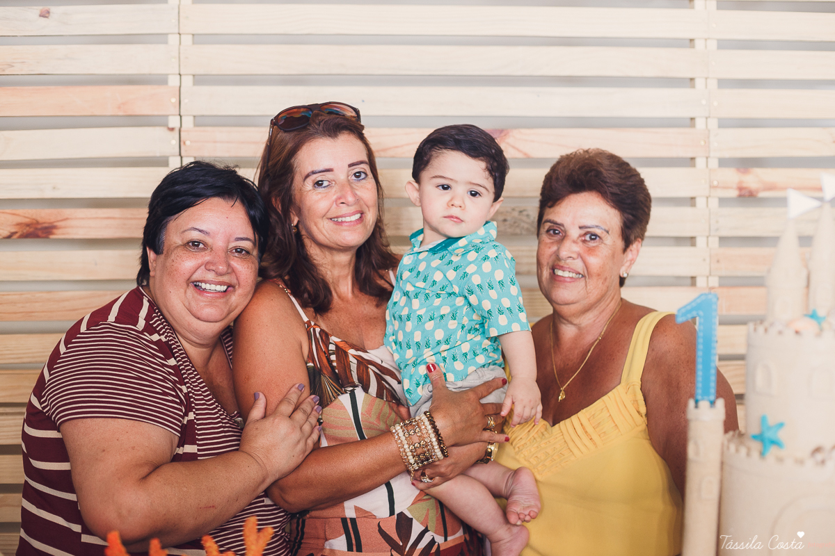Festa no quintal de casa, em Jardim Camburi, Vitória ES, Festa no terma praia, maquete linda no tema praia, decoração diferente no tema praia, festa de menino, churrasco para aniversário infantil, fotografia de festa infantil em vitória es, tássila foto