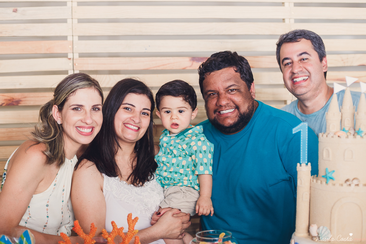 Festa no quintal de casa, em Jardim Camburi, Vitória ES, Festa no terma praia, maquete linda no tema praia, decoração diferente no tema praia, festa de menino, churrasco para aniversário infantil, fotografia de festa infantil em vitória es, tássila foto