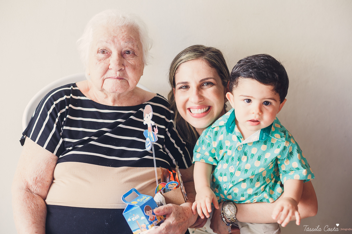 Festa no quintal de casa, em Jardim Camburi, Vitória ES, Festa no terma praia, maquete linda no tema praia, decoração diferente no tema praia, festa de menino, churrasco para aniversário infantil, fotografia de festa infantil em vitória es, tássila foto