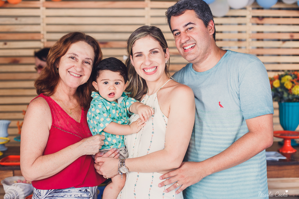 Festa no quintal de casa, em Jardim Camburi, Vitória ES, Festa no terma praia, maquete linda no tema praia, decoração diferente no tema praia, festa de menino, churrasco para aniversário infantil, fotografia de festa infantil em vitória es, tássila fotoFe