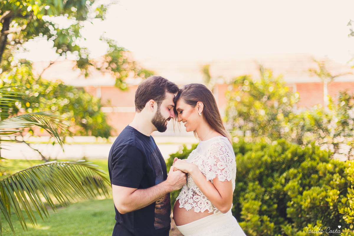 fotos externas de gestante, o que usar no look do ensaio gestante, fotos de gestante com cachorro, fotos feitas na Ilha do Frade, lugar lindo para fazer fotos em Vitória ES, tássila costa fotografia, praia linda em Vitória para fazer ensaio gestante, 