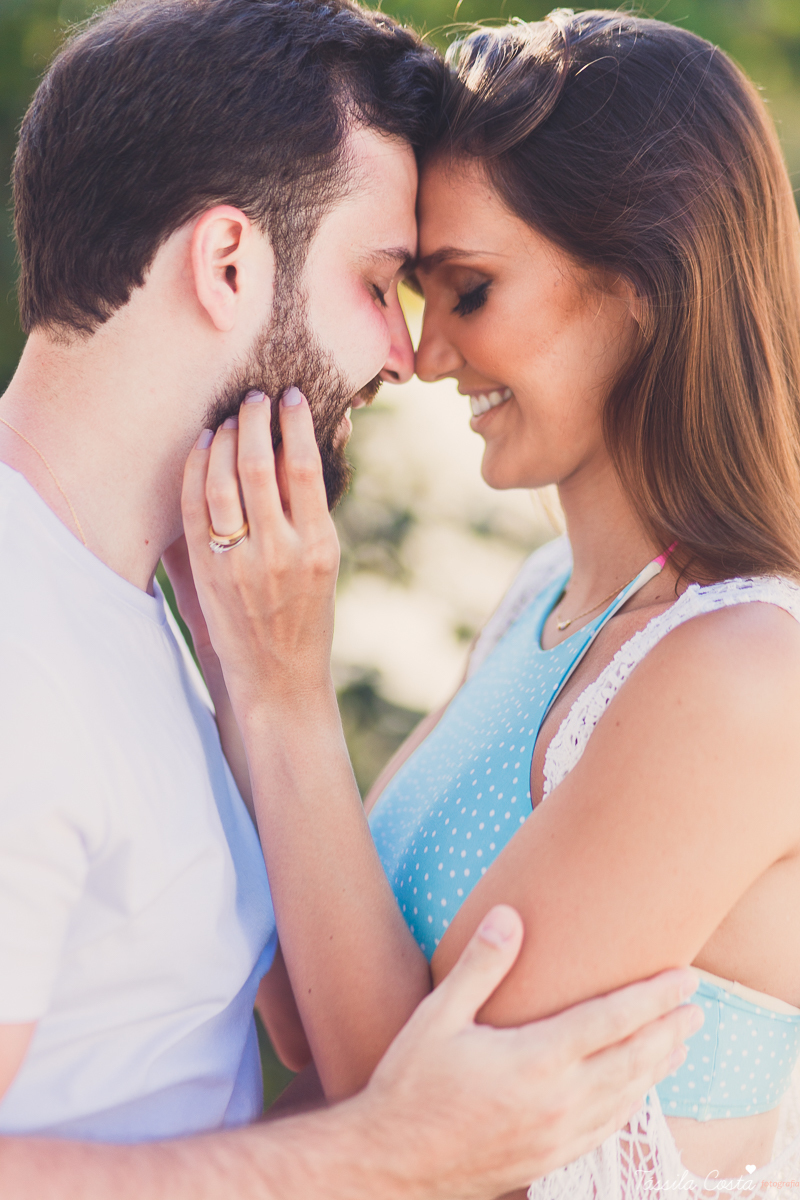 fotos externas de gestante, o que usar no look do ensaio gestante, fotos de gestante com cachorro, fotos feitas na Ilha do Frade, lugar lindo para fazer fotos em Vitória ES, tássila costa fotografia, praia linda em Vitória para fazer ensaio gestante, 