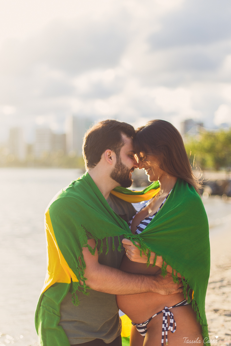 fotos externas de gestante, o que usar no look do ensaio gestante, fotos de gestante com cachorro, fotos feitas na Ilha do Frade, lugar lindo para fazer fotos em Vitória ES, tássila costa fotografia, praia linda em Vitória para fazer ensaio gestante, 