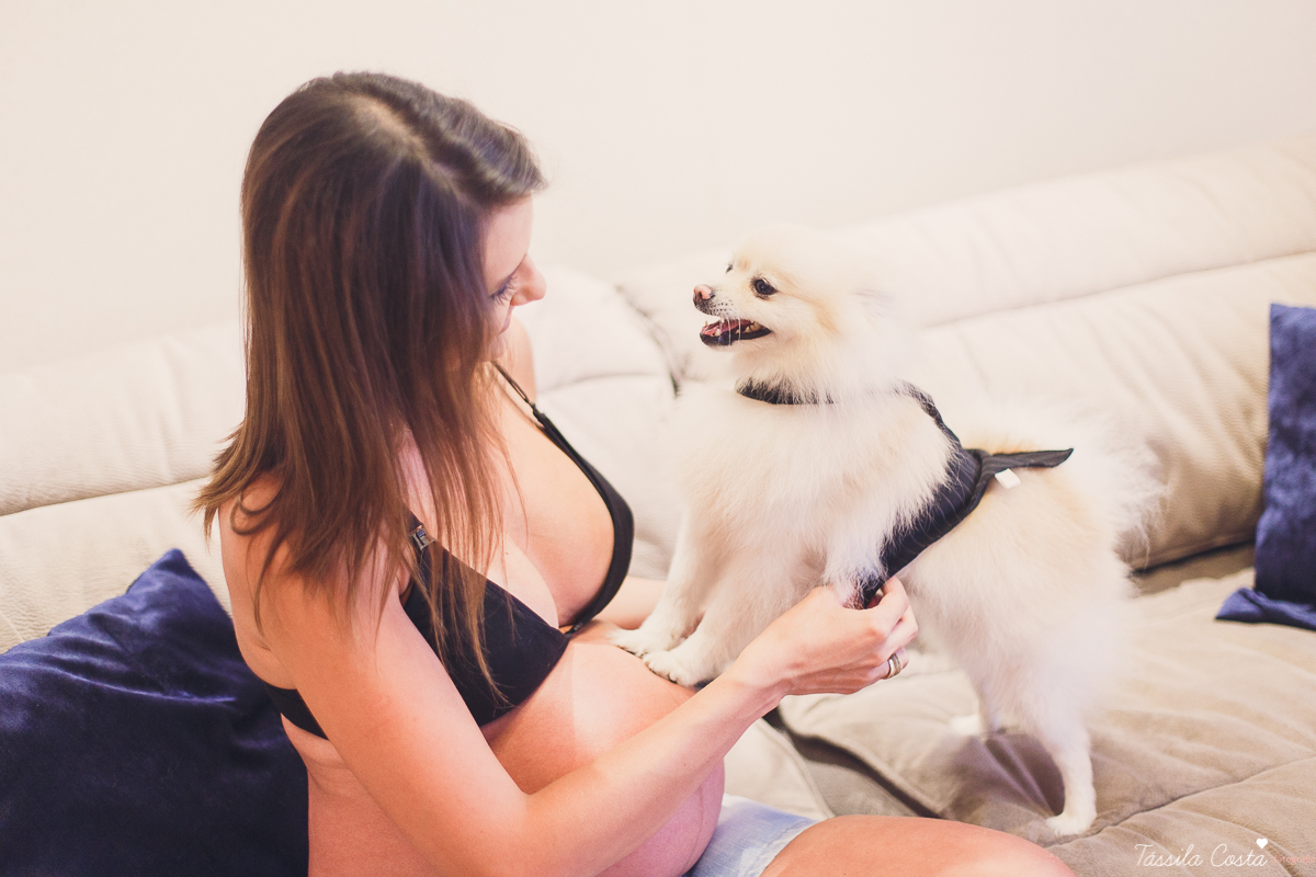 fotos de grávida com lingerie, fotos de grávida feitas em casa, mamãe e bebê, mãe de menina, lingeries para usar no ensaio gestante, Isadora Duncan moda íntima, fotos em Vitória ES, feitas em casa, tássila costa fotografia