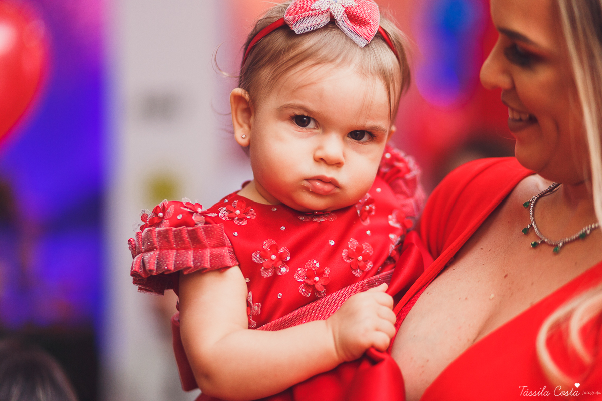 aniversário no tema Disney, aniversário de menina no tema Disney, no Cerimonial O Mais Legal, Sofia 1 ano, tudo azul e vermelho no aniversário, o que vestir no aniversário de 1 ano da filha, look Le Infance para aniversário de 1 ano, Le Infance vestidos