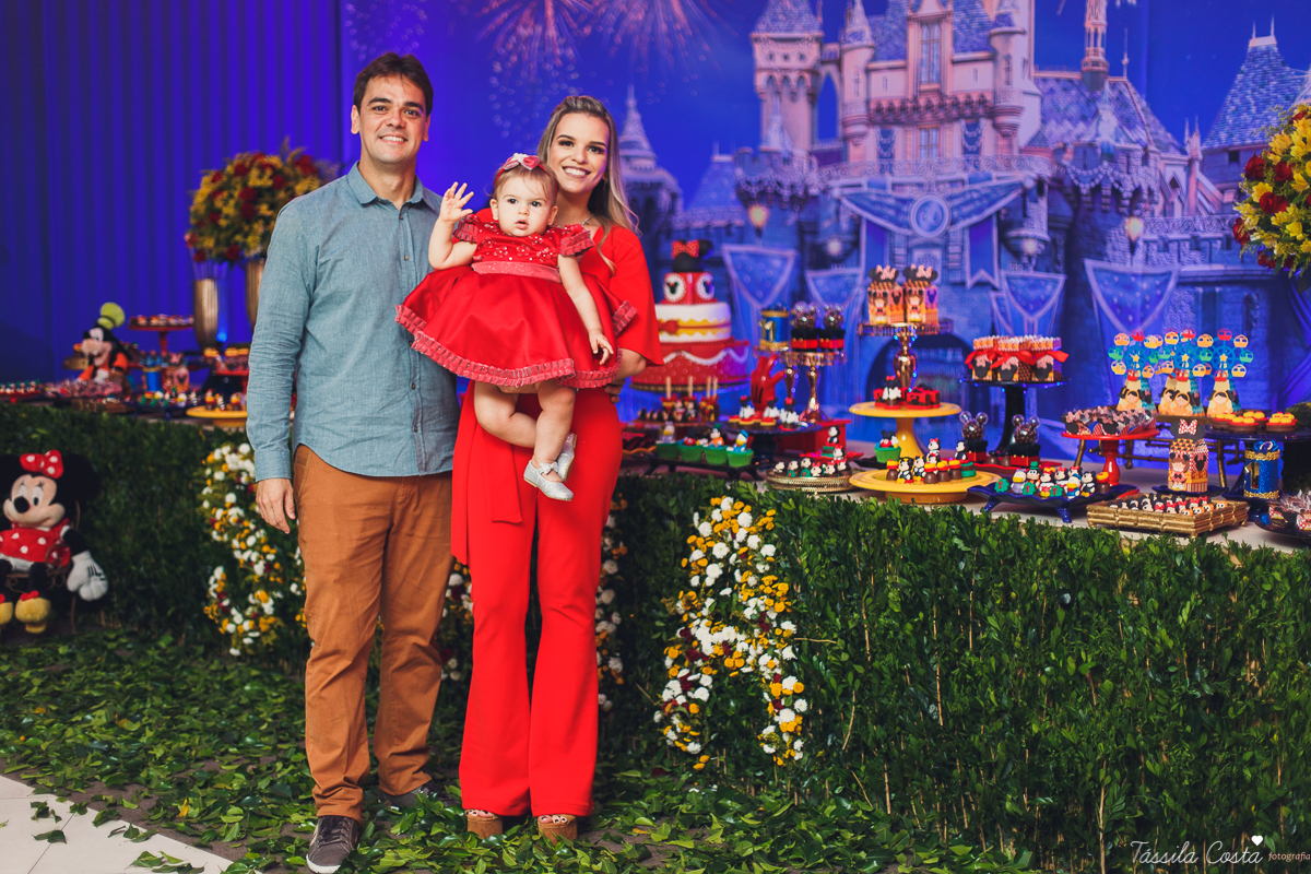 aniversário no tema Disney, aniversário de menina no tema Disney, no Cerimonial O Mais Legal, Sofia 1 ano, tudo azul e vermelho no aniversário, o que vestir no aniversário de 1 ano da filha, look Le Infance para aniversário de 1 ano, Le Infance vestidos