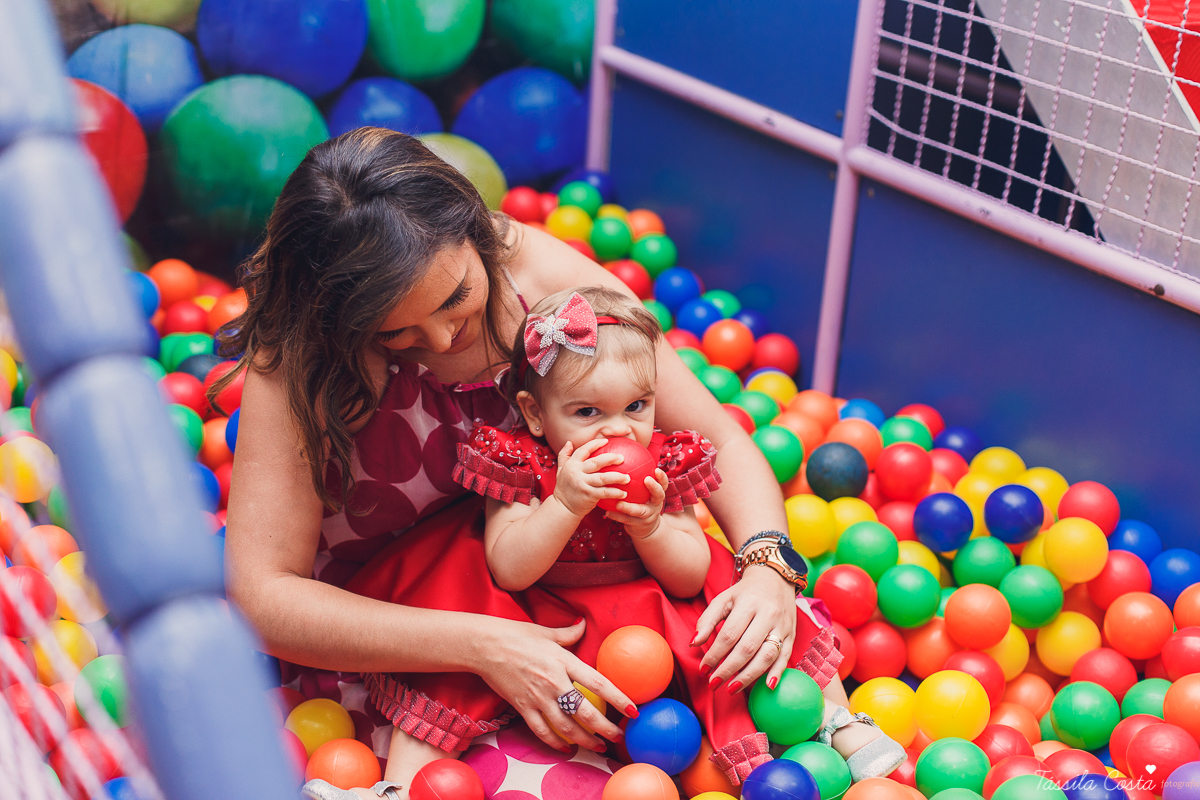 aniversário no tema Disney, aniversário de menina no tema Disney, no Cerimonial O Mais Legal, Sofia 1 ano, tudo azul e vermelho no aniversário, o que vestir no aniversário de 1 ano da filha, look Le Infance para aniversário de 1 ano, Le Infance vestidos