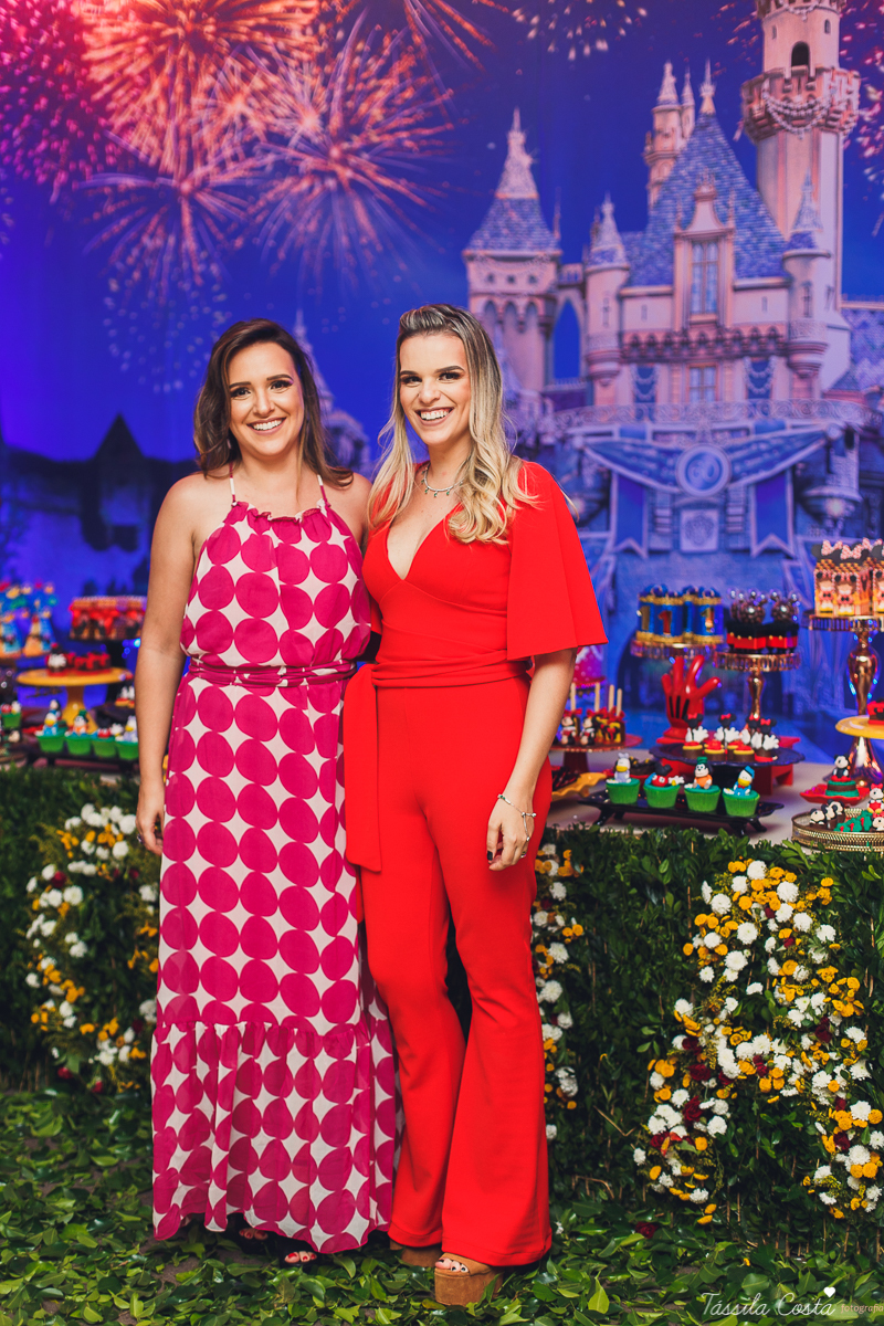 aniversário no tema Disney, aniversário de menina no tema Disney, no Cerimonial O Mais Legal, Sofia 1 ano, tudo azul e vermelho no aniversário, o que vestir no aniversário de 1 ano da filha, look Le Infance para aniversário de 1 ano, Le Infance vestidos