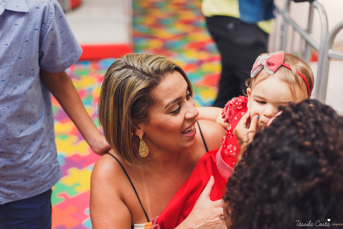 aniversário no tema Disney, aniversário de menina no tema Disney, no Cerimonial O Mais Legal, Sofia 1 ano, tudo azul e vermelho no aniversário, o que vestir no aniversário de 1 ano da filha, look Le Infance para aniversário de 1 ano, Le Infance vestidos