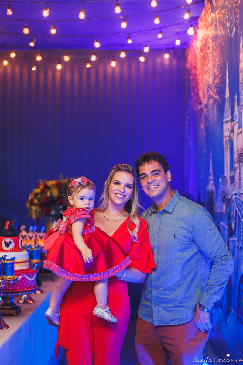aniversário no tema Disney, aniversário de menina no tema Disney, no Cerimonial O Mais Legal, Sofia 1 ano, tudo azul e vermelho no aniversário, o que vestir no aniversário de 1 ano da filha, look Le Infance para aniversário de 1 ano, Le Infance vestidos