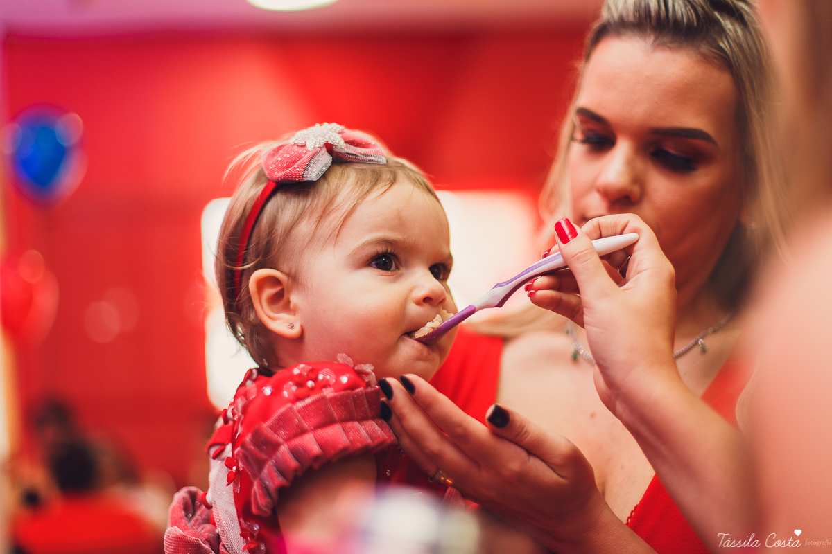 aniversário no tema Disney, aniversário de menina no tema Disney, no Cerimonial O Mais Legal, Sofia 1 ano, tudo azul e vermelho no aniversário, o que vestir no aniversário de 1 ano da filha, look Le Infance para aniversário de 1 ano, Le Infance vestidos