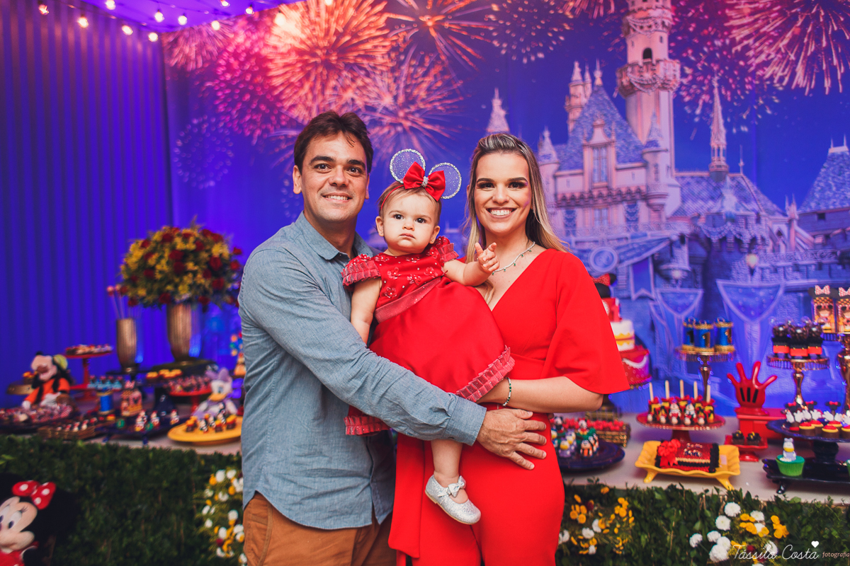 aniversário no tema Disney, aniversário de menina no tema Disney, no Cerimonial O Mais Legal, Sofia 1 ano, tudo azul e vermelho no aniversário, o que vestir no aniversário de 1 ano da filha, look Le Infance para aniversário de 1 ano, Le Infance vestidos