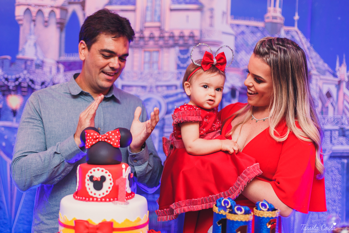 aniversário no tema Disney, aniversário de menina no tema Disney, no Cerimonial O Mais Legal, Sofia 1 ano, tudo azul e vermelho no aniversário, o que vestir no aniversário de 1 ano da filha, look Le Infance para aniversário de 1 ano, Le Infance vestidos