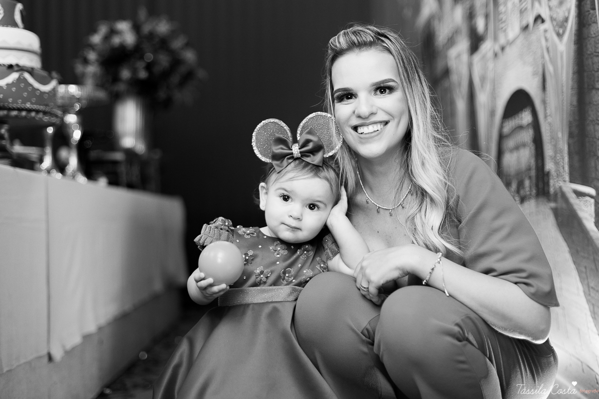 aniversário no tema Disney, aniversário de menina no tema Disney, no Cerimonial O Mais Legal, Sofia 1 ano, tudo azul e vermelho no aniversário, o que vestir no aniversário de 1 ano da filha, look Le Infance para aniversário de 1 ano, Le Infance vestidos