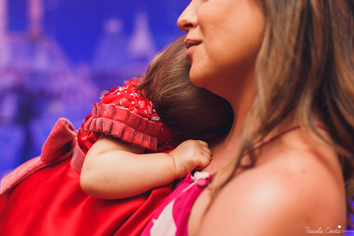 aniversário no tema Disney, aniversário de menina no tema Disney, no Cerimonial O Mais Legal, Sofia 1 ano, tudo azul e vermelho no aniversário, o que vestir no aniversário de 1 ano da filha, look Le Infance para aniversário de 1 ano, Le Infance vestidos