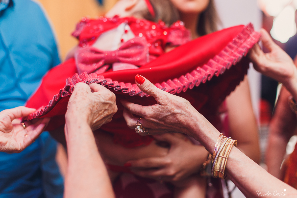 aniversário no tema Disney, aniversário de menina no tema Disney, no Cerimonial O Mais Legal, Sofia 1 ano, tudo azul e vermelho no aniversário, o que vestir no aniversário de 1 ano da filha, look Le Infance para aniversário de 1 ano, Le Infance vestidos