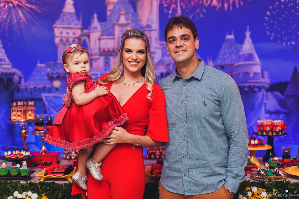 aniversário no tema Disney, aniversário de menina no tema Disney, no Cerimonial O Mais Legal, Sofia 1 ano, tudo azul e vermelho no aniversário, o que vestir no aniversário de 1 ano da filha, look Le Infance para aniversário de 1 ano, Le Infance vestidos