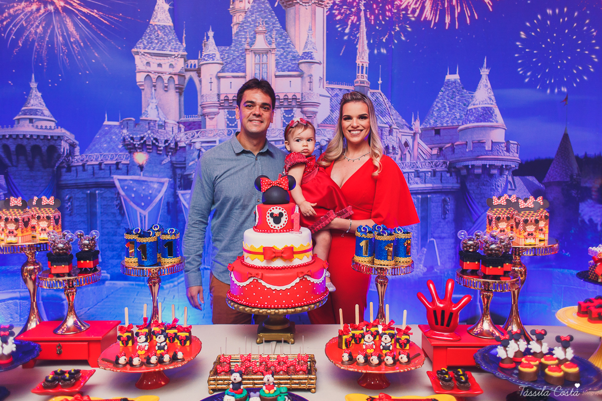 aniversário no tema Disney, aniversário de menina no tema Disney, no Cerimonial O Mais Legal, Sofia 1 ano, tudo azul e vermelho no aniversário, o que vestir no aniversário de 1 ano da filha, look Le Infance para aniversário de 1 ano, Le Infance vestidos