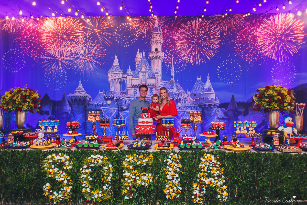 aniversário no tema Disney, aniversário de menina no tema Disney, no Cerimonial O Mais Legal, Sofia 1 ano, tudo azul e vermelho no aniversário, o que vestir no aniversário de 1 ano da filha, look Le Infance para aniversário de 1 ano, Le Infance vestidos