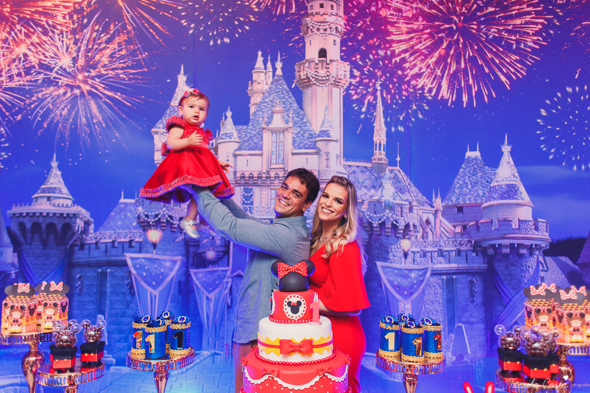 aniversário no tema Disney, aniversário de menina no tema Disney, no Cerimonial O Mais Legal, Sofia 1 ano, tudo azul e vermelho no aniversário, o que vestir no aniversário de 1 ano da filha, look Le Infance para aniversário de 1 ano, Le Infance vestidos