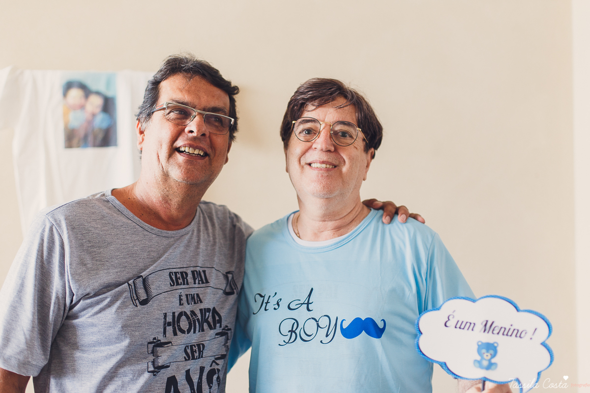 o que fazer para revelar o sexo do bebê, dicas para saber o sexo do bebê, médicos grávidos, fotos lindas de chá revelação, momento muito especial no chá revelação, mundo rosa, mãe de menina, descobrindo o sexo do bebê com a família, tássila costa es