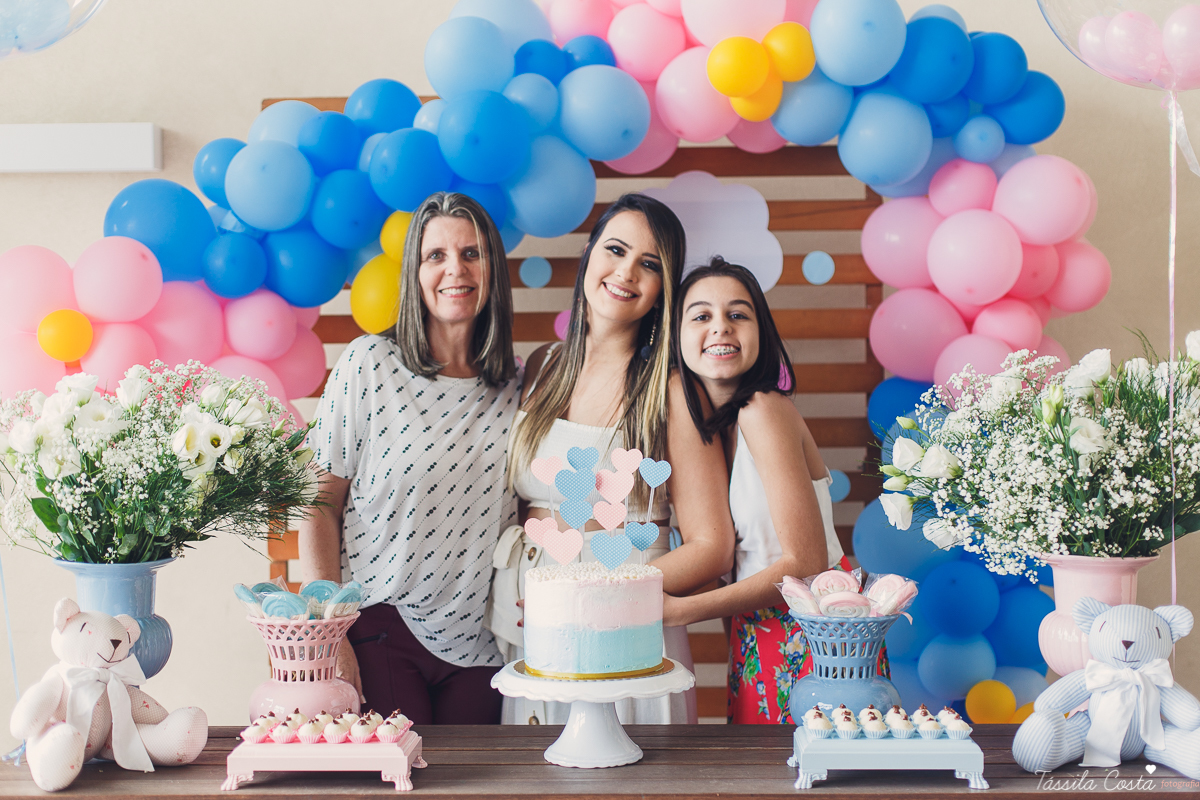 o que fazer para revelar o sexo do bebê, dicas para saber o sexo do bebê, médicos grávidos, fotos lindas de chá revelação, momento muito especial no chá revelação, mundo rosa, mãe de menina, descobrindo o sexo do bebê com a família, tássila costa es