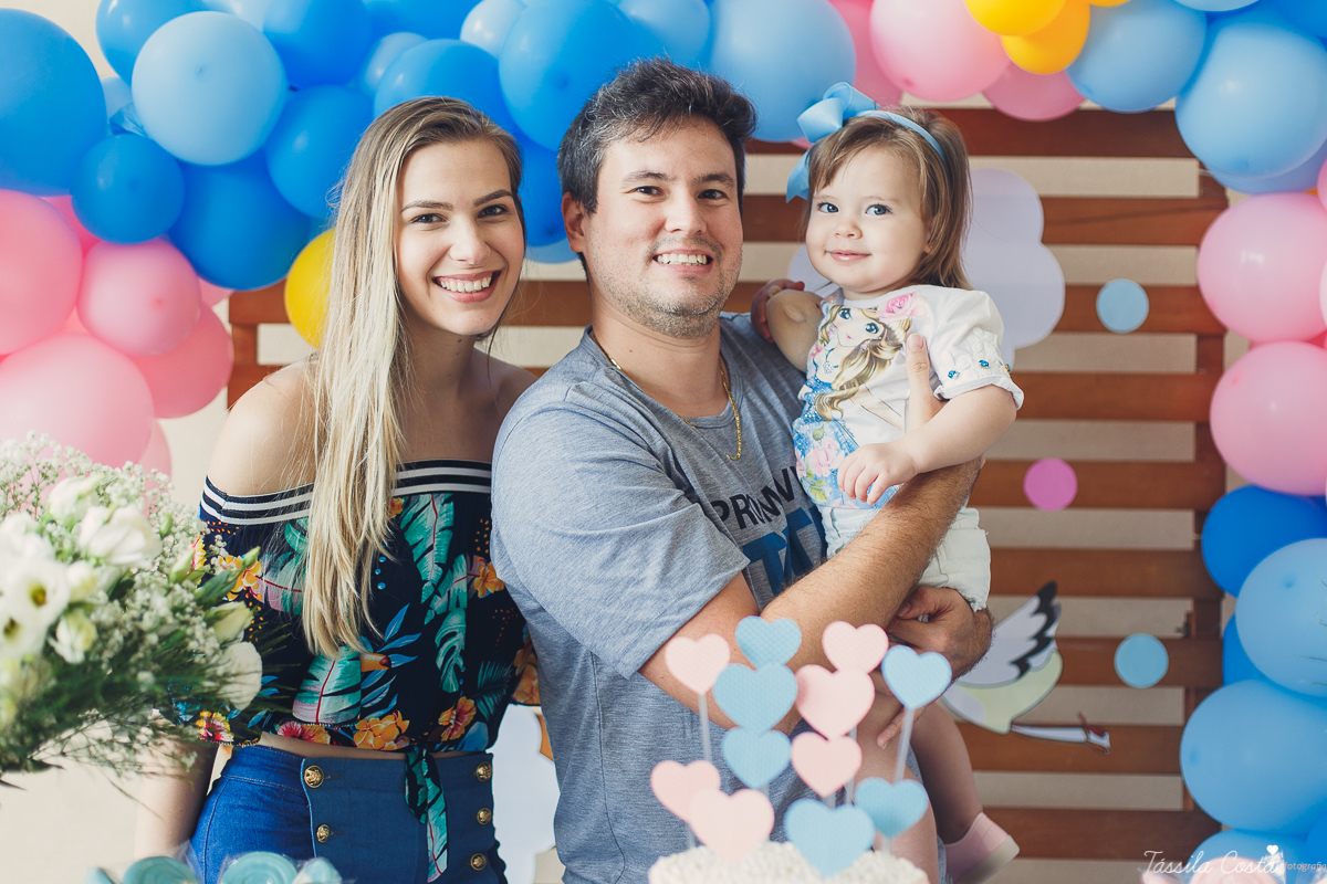 o que fazer para revelar o sexo do bebê, dicas para saber o sexo do bebê, médicos grávidos, fotos lindas de chá revelação, momento muito especial no chá revelação, mundo rosa, mãe de menina, descobrindo o sexo do bebê com a família, tássila costa es