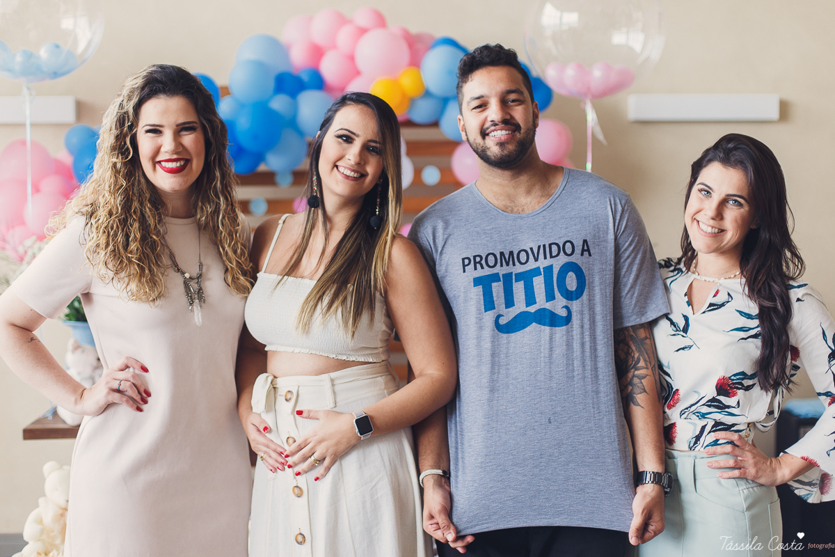 o que fazer para revelar o sexo do bebê, dicas para saber o sexo do bebê, médicos grávidos, fotos lindas de chá revelação, momento muito especial no chá revelação, mundo rosa, mãe de menina, descobrindo o sexo do bebê com a família, tássila costa es