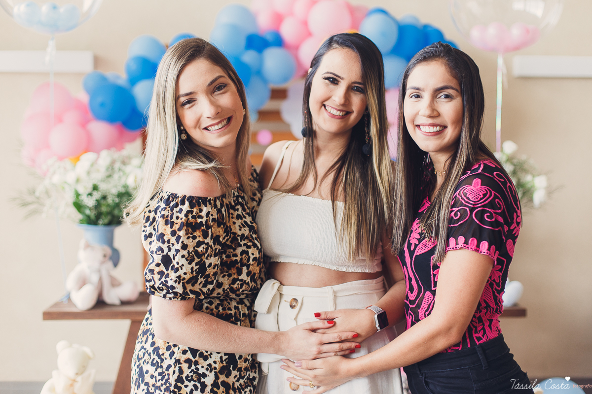 o que fazer para revelar o sexo do bebê, dicas para saber o sexo do bebê, médicos grávidos, fotos lindas de chá revelação, momento muito especial no chá revelação, mundo rosa, mãe de menina, descobrindo o sexo do bebê com a família, tássila costa es