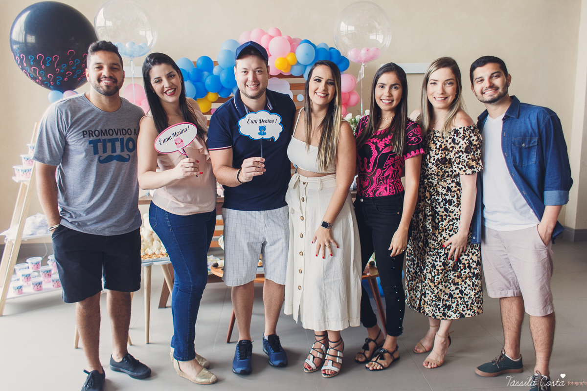 o que fazer para revelar o sexo do bebê, dicas para saber o sexo do bebê, médicos grávidos, fotos lindas de chá revelação, momento muito especial no chá revelação, mundo rosa, mãe de menina, descobrindo o sexo do bebê com a família, tássila costa es