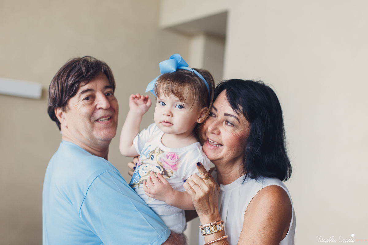 o que fazer para revelar o sexo do bebê, dicas para saber o sexo do bebê, médicos grávidos, fotos lindas de chá revelação, momento muito especial no chá revelação, mundo rosa, mãe de menina, descobrindo o sexo do bebê com a família, tássila costa es