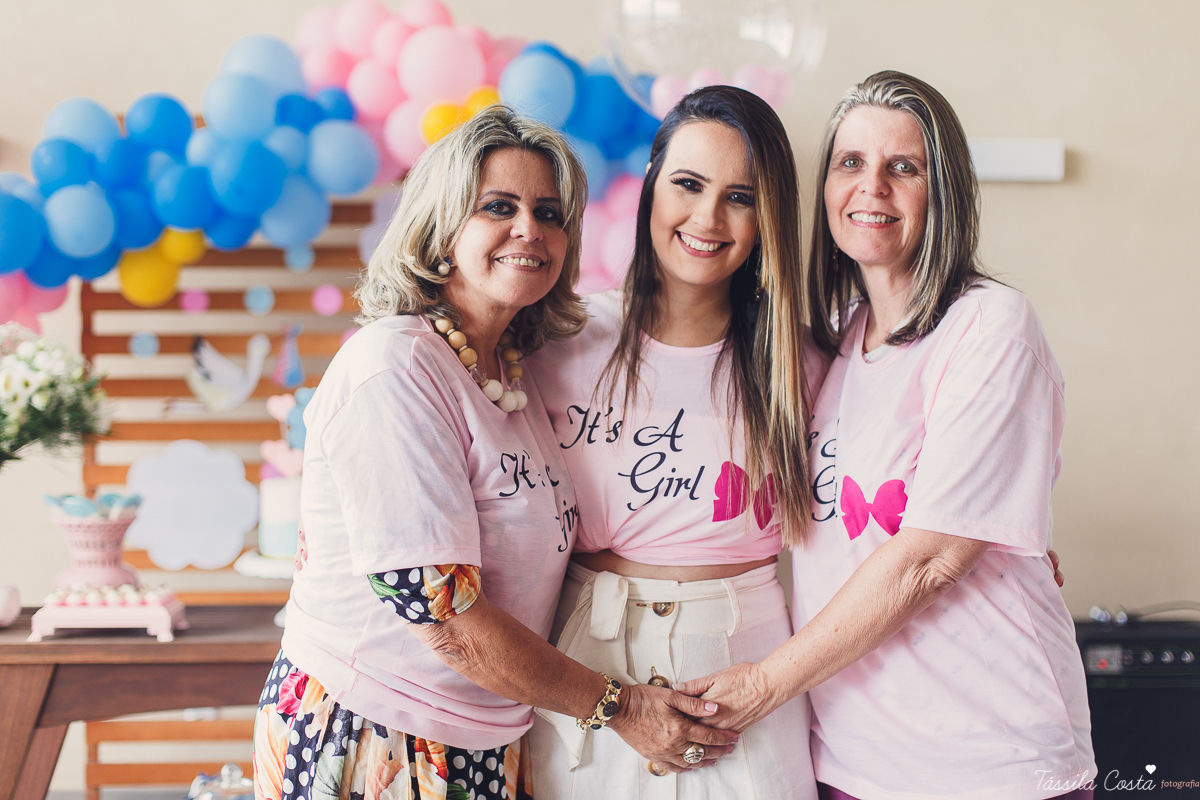 o que fazer para revelar o sexo do bebê, dicas para saber o sexo do bebê, médicos grávidos, fotos lindas de chá revelação, momento muito especial no chá revelação, mundo rosa, mãe de menina, descobrindo o sexo do bebê com a família, tássila costa es